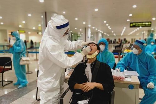Hà Nội: Lấy mẫu xét nghiệm và cách ly 8 người cùng chuyến xe với bệnh nhân 620 Nhiễm COVID-19