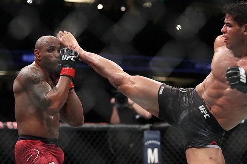 Võ sĩ UFC tung 23 cú đá trong vòng 12 giây