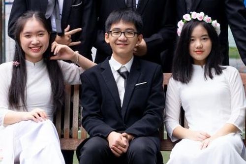 Cả lớp 23 học sinh đỗ trường chuyên ở Hà Nội