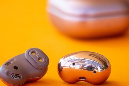 Chi tiết tai nghe không dây 'hạt đậu' Galaxy Buds Live giá 169 USD