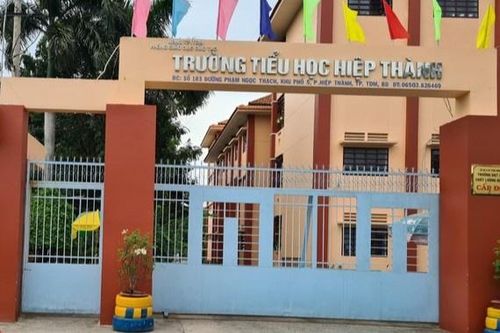 'Dạy' dấu trừ thành dấu nhân, hiệu trưởng phải giải trình