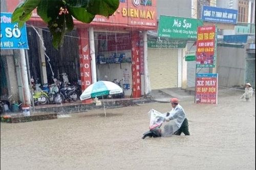 Thêm 2 người chết, hàng chục nhà dân hư hỏng do mưa lũ sau bão số 2