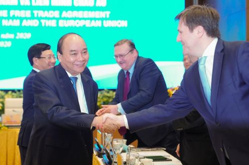 Thủ tướng: 'Dù xe tải hay xe khách, đại bàng hay chim sẻ sẽ cùng đi, cùng bay trên cao tốc EVFTA'