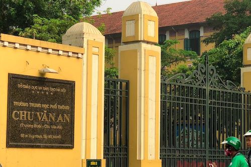 Bốn trường chuyên của Hà Nội hạ điểm chuẩn vào lớp 10