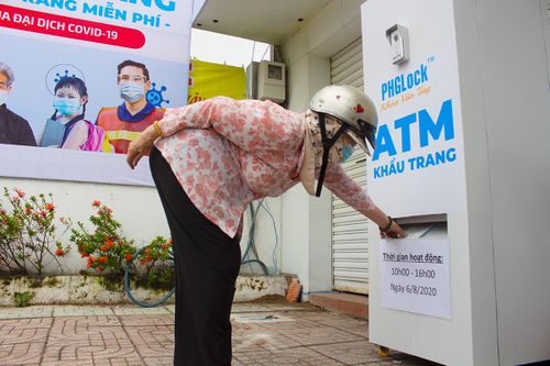 'ATM' khẩu trang miễn phí