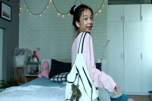 Đột nhập phòng riêng chuẩn 'rich kid' của hội Youtuber 2K