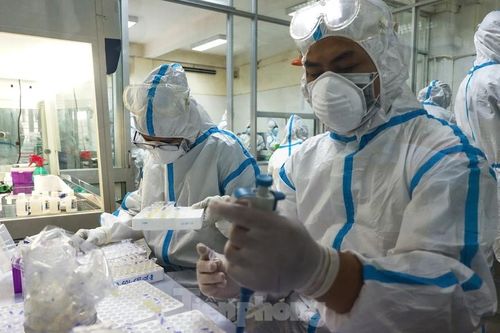 Những 'chiến binh' CDC Đà Nẵng quay cuồng truy vết virus chết người
