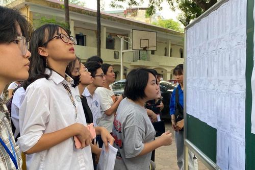 Hà Nội công bố hạ điểm chuẩn các trường THPT công lập