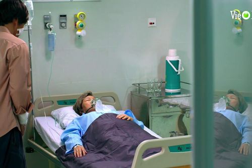 'Gạo nếp gạo tẻ 2' tập 24, Hải quỳ khóc ăn năn bên giường bệnh của mẹ
