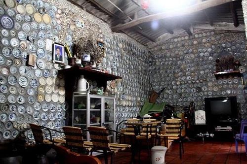 Lão thợ mộc Vĩnh Phúc trang trí nhà ở từ 10.000 bát đĩa cổ