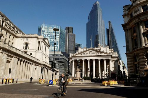 BoE: Kinh tế Anh cần thời gian để phục hồi về mức trước đại dịch