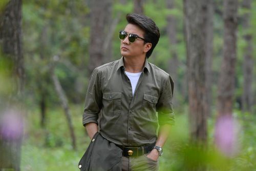 Đàm Vĩnh Hưng tự đưa mình vào 'thế khó' khi mash-up 2 bản nhạc kinh điển