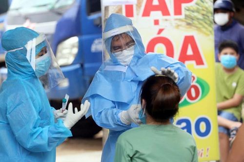 Có 268 trường hợp liên quan đến nhân viên điều hành xe buýt nhiễm COVID-19 ở Hà Nội, gần 100 nghìn người từ Đà Nẵng trở về thủ đô