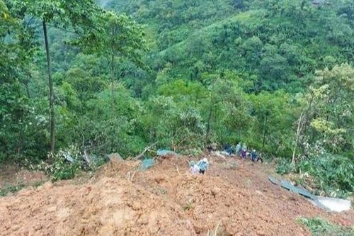 Sạt lở đất ở Lào Cai khiến 2 vợ chồng tử vong