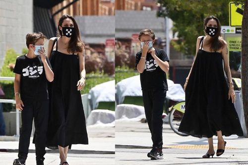 Angelina Jolie diện váy maxi đằm thắm, đeo khẩu trang cool ngầu dạo phố cùng con trai Knox