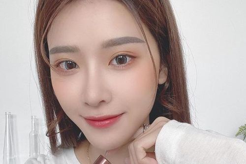 5 món makeup cho nàng công sở đủ trẻ xinh, nhan sắc lên hương rõ ràng