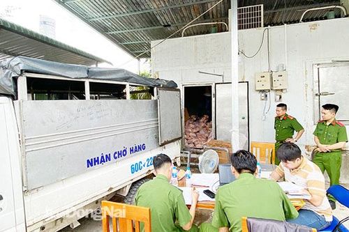 ''Cuộc chiến'' với thực phẩm bẩn vẫn cam go