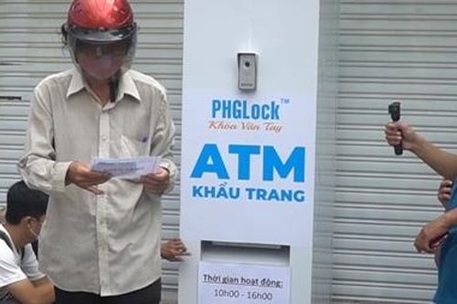 'ATM khẩu trang' nhận diện khuôn mặt ở TP Hồ Chí Minh