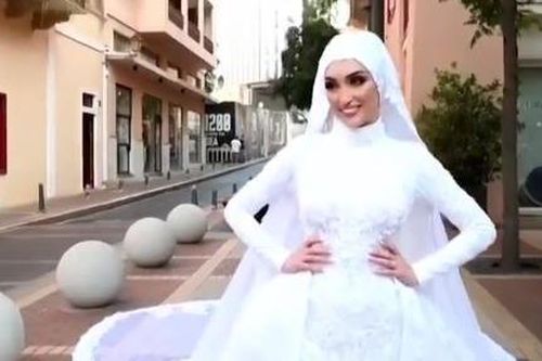 Clip cô dâu chụp ảnh cưới ngay lúc xảy ra vụ nổ ở Beirut