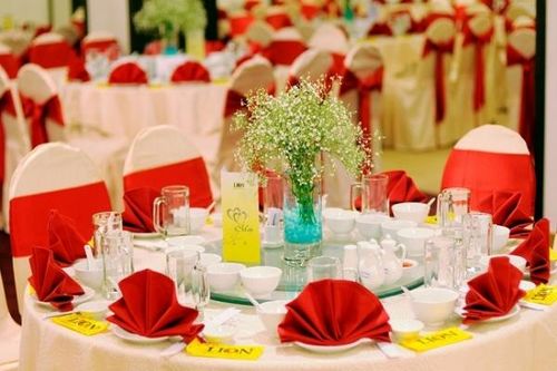 Bộ Y tế thông báo khẩn: Ai đã đến 3 Trung tâm tiệc cưới này cần liên hệ y tế gấp