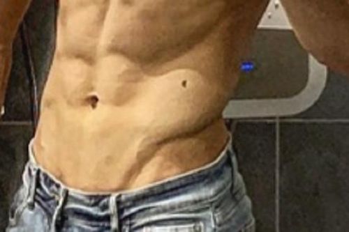 Bí ẩn trong chiếc ví và 'bi kịch' của nam huấn luyện viên bán dâm giá 18 triệu đồng
