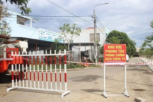 Bất chấp lệnh cấm vẫn mở quán đón khách