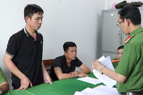 Nhóm người chặn đường cướp lại tiền thua bạc