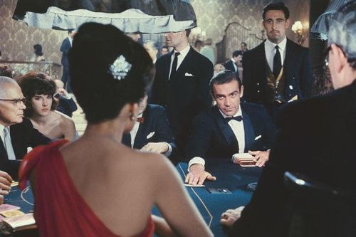 James Bond hào hoa từng chinh phục bạn đọc Việt ra sao?