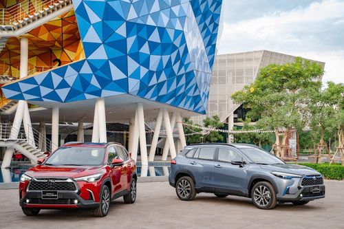 Toyota VN trả lời về tình trạng đại lý bán chênh giá Corolla Cross