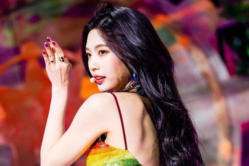 Mỹ nhân Hàn tắm bằng găng tay, uống nước bí ngô để có làn da đẹp