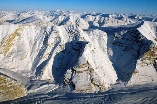 Thềm băng Bắc Cực nguyên vẹn cuối cùng của Canada sụp đổ