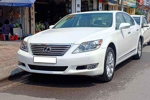 Cận cảnh Lexus LS 460 dùng 10 năm, hơn 1,5 tỷ ở Hà Nội