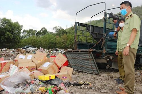 Bình Định tiêu hủy gần 6.000 hũ yến sào không rõ nguồn gốc