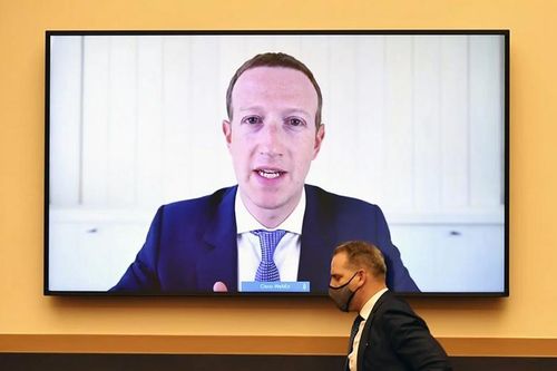 Lần đầu tiên cha đẻ Facebook Mark Zuckerberg gia nhập 'CLB 100 tỷ USD'