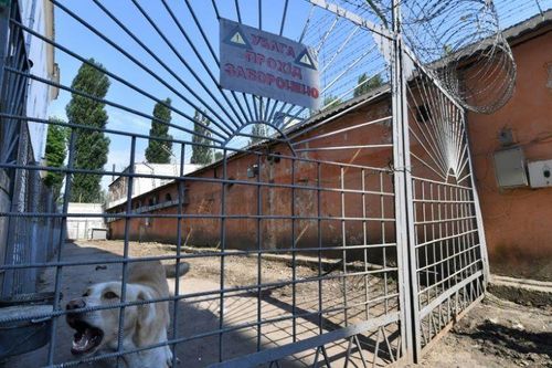 Ukraine bán đấu giá hàng trăm nhà tù cũ