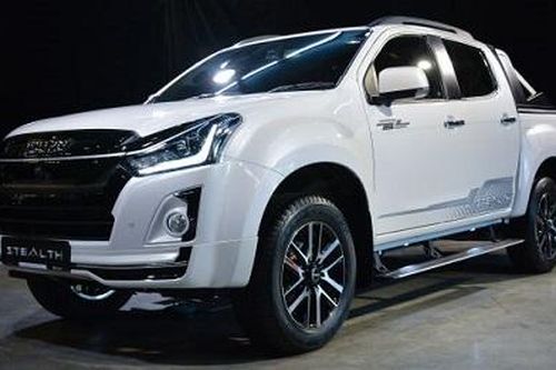 Isuzu D-Max Stealth bản đặc biệt ra mắt: Giá gần 700 triệu đồng, giới hạn 180 chiếc