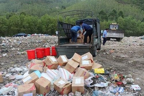 Bình Định: giám sát và tiêu hủy gần 6.000 hũ yến sào không đảm bảo chất lượng