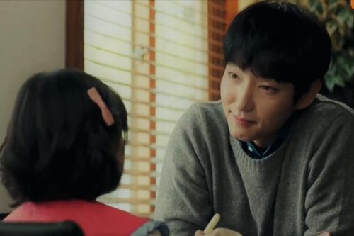 Ai cũng ước có một người chồng hoàn hảo như Lee Jun Ki trong Flower of Evil: Chỉ mỗi tội anh là kẻ sát nhân