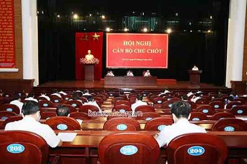 Hội nghị giới thiệu nhân sự lần đầu tham gia Ban Chấp hành Trung ương Đảng khóa XIII