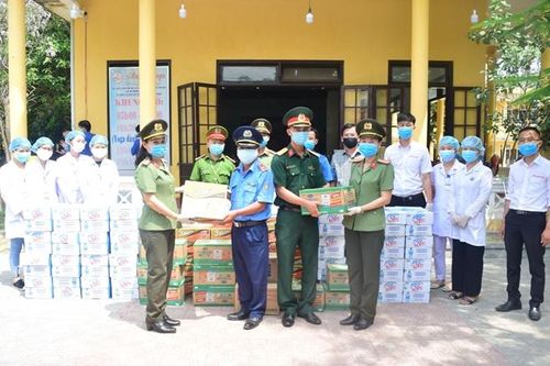 Công an tỉnh Thừa Thiên Huế góp sức hỗ trợ CBCS tuyến đầu chống dịch