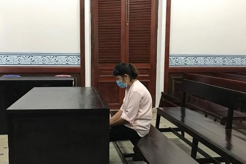 Đi tù vì tham ô công quỹ