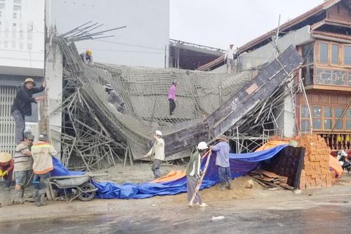 Sập sàn bê tông trần nhà khi vừa mới đổ xong