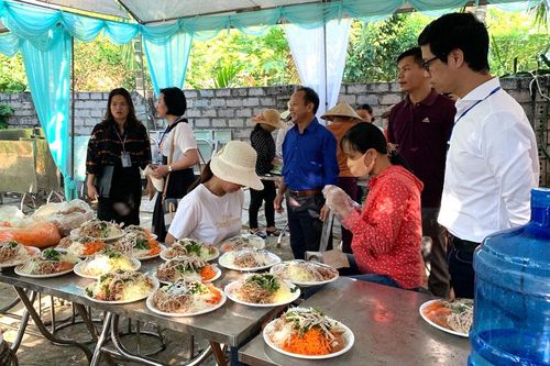 Chủ động phòng ngộ độc trong bữa cỗ đông người