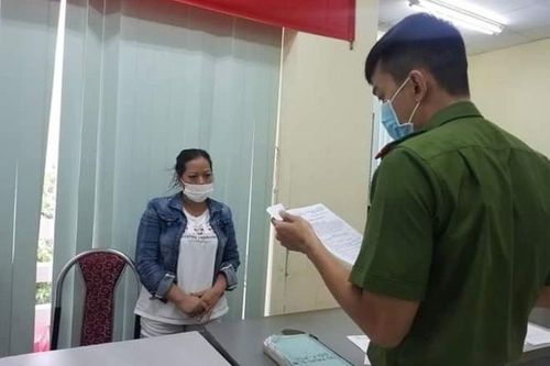 Thành phố Hồ Chí Minh: Khởi tố 4 bị can trong đường dây sản xuất găng tay y tế giả