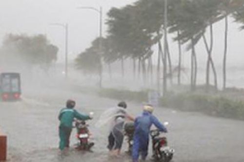Tiến sĩ vật lý tư vấn cho người dân cách đi qua vùng hút gió tránh bị ngã xe