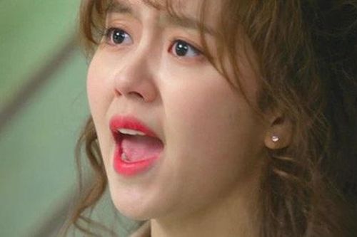 Đến bệnh viện thăm mẹ người yêu, bà bật khóc rồi thều thào một câu khiến tôi choáng váng chỉ muốn chia tay cô ấy ngay lập tức
