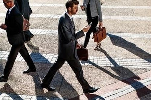 Vì sao những người giàu thường 'mù' công nghệ?