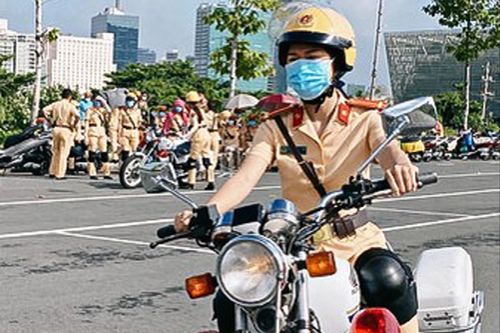 TP.HCM sắp có đội nữ CSGT dẫn đoàn
