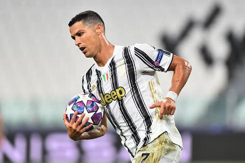 Ronaldo lập hàng loạt 'siêu kỷ lục' trong ngày buồn của Juventus