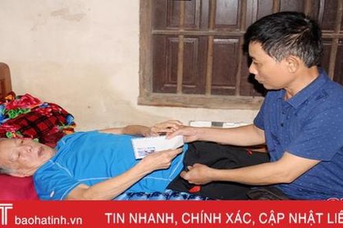 Trao tặng nạn nhân chất độc da cam ở Hà Tĩnh hơn 300 suất quà
